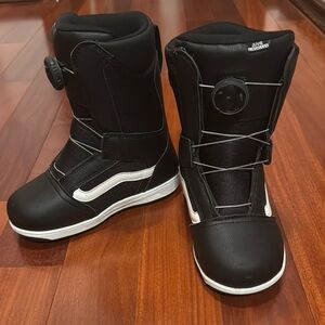 Kids Black Snow Boots